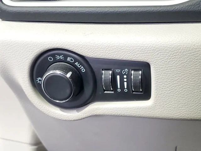 SEMINUEVOS CHRYSLER Voyager a Estados en autogozo