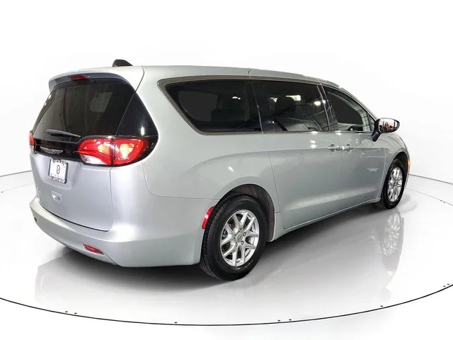 SEMINUEVOS CHRYSLER Voyager a Estados en autogozo
