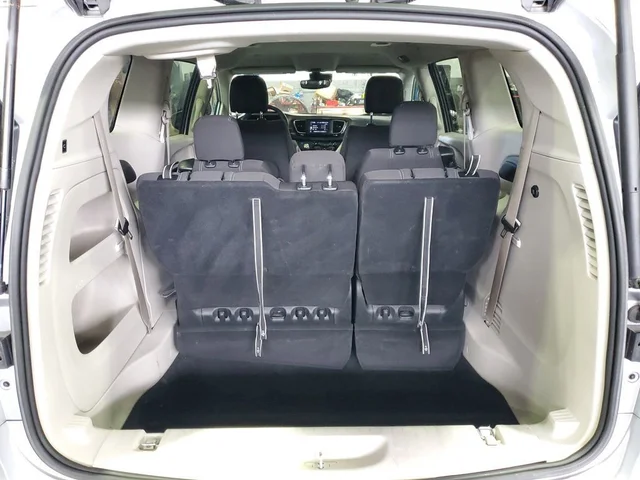 SEMINUEVOS CHRYSLER Voyager a Estados en autogozo
