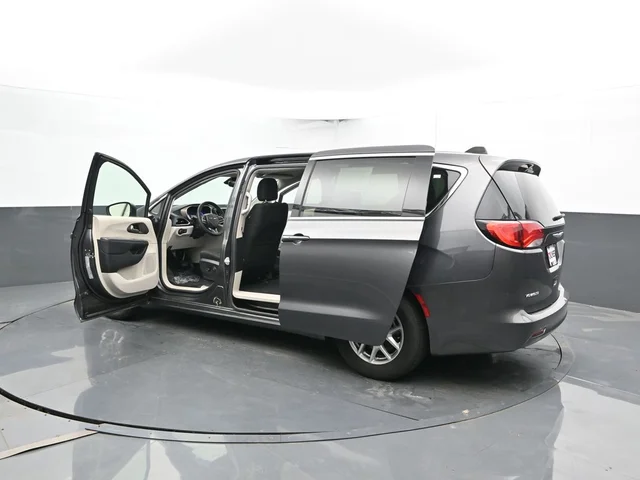 SEMINUEVOS CHRYSLER Voyager a Estados en autogozo