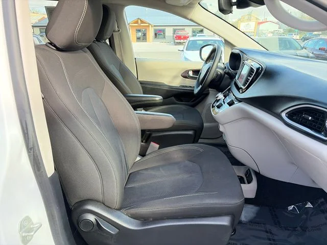 SEMINUEVOS CHRYSLER Voyager a Estados en autogozo