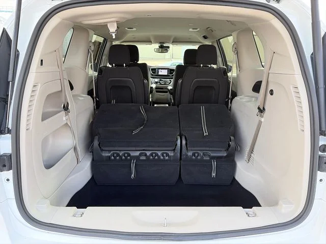 SEMINUEVOS CHRYSLER Voyager a Estados en autogozo