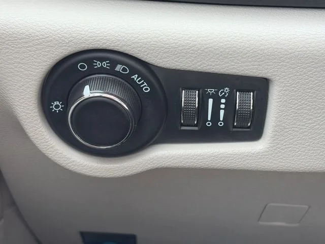 SEMINUEVOS CHRYSLER Voyager a Estados en autogozo
