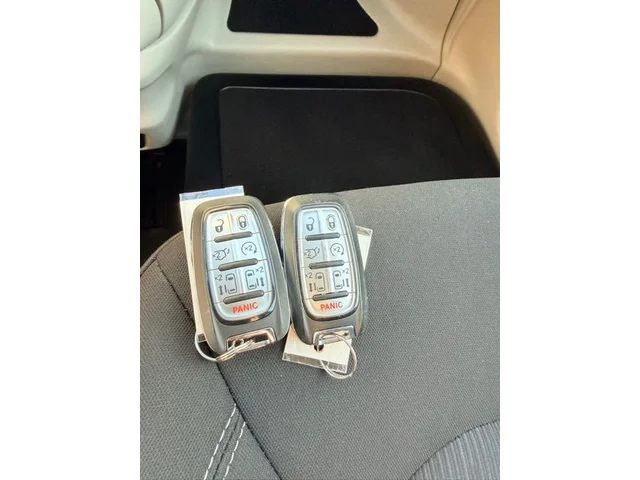 SEMINUEVOS CHRYSLER Voyager a Estados en autogozo