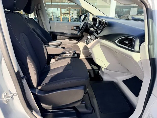 SEMINUEVOS CHRYSLER Voyager a Estados en autogozo