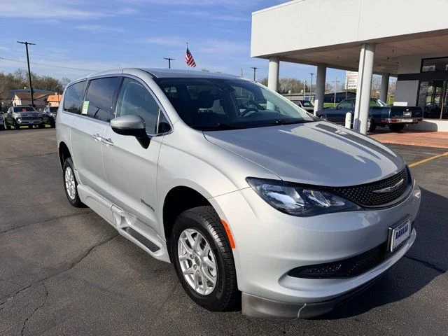 SEMINUEVOS CHRYSLER Voyager a Estados en autogozo