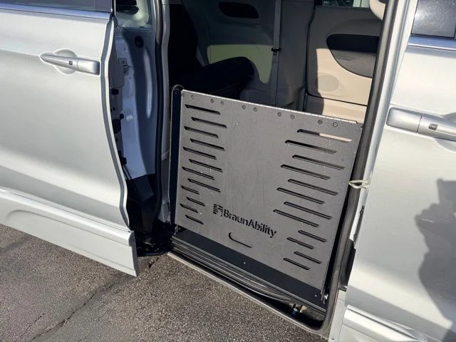 SEMINUEVOS CHRYSLER Voyager a Estados en autogozo