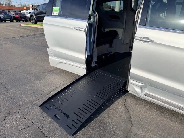 SEMINUEVOS CHRYSLER Voyager a Estados en autogozo