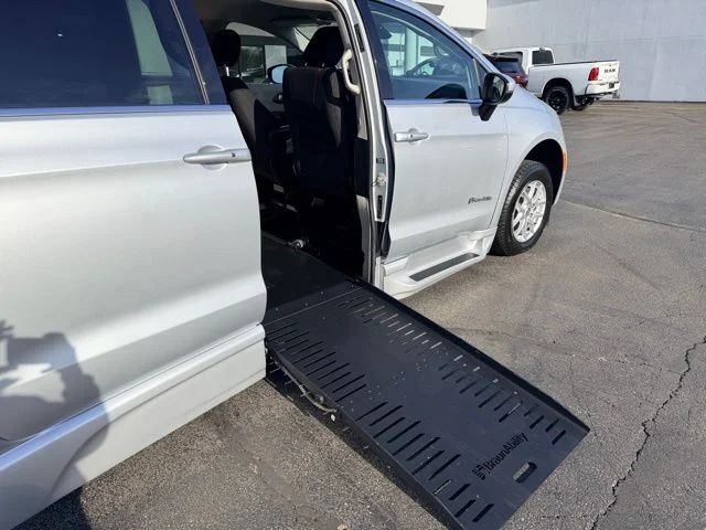SEMINUEVOS CHRYSLER Voyager a Estados en autogozo