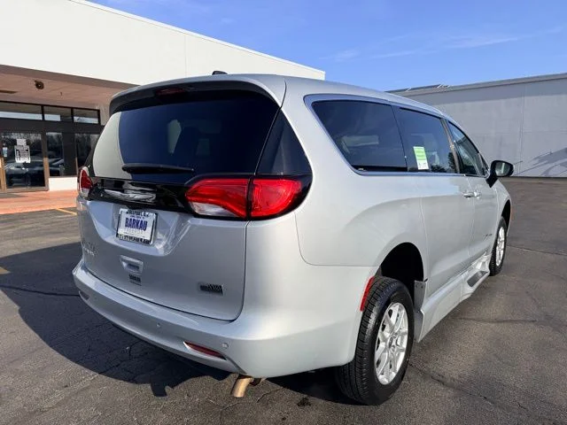 SEMINUEVOS CHRYSLER Voyager a Estados en autogozo
