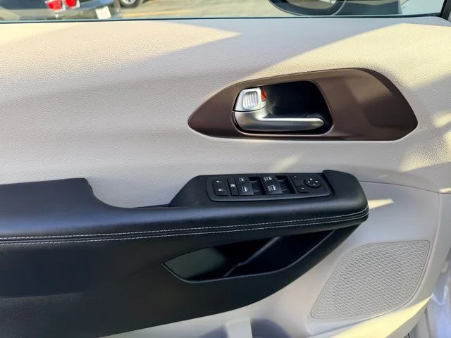SEMINUEVOS CHRYSLER Voyager a Estados en autogozo