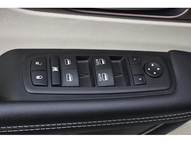 SEMINUEVOS CHRYSLER Voyager a Estados en autogozo