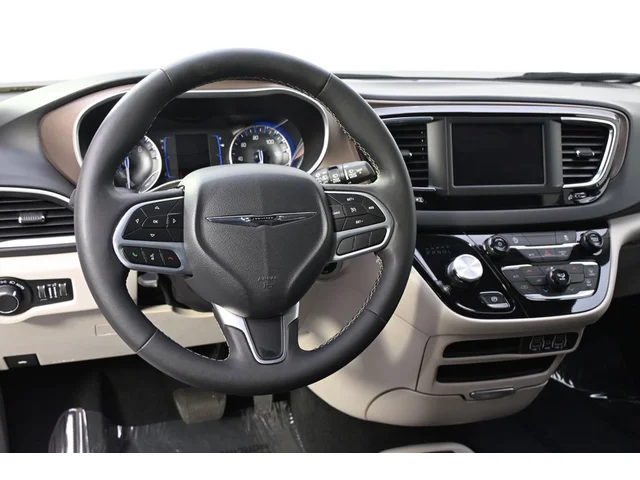 SEMINUEVOS CHRYSLER Voyager a Estados en autogozo