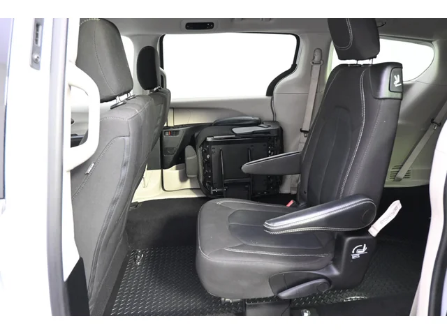 SEMINUEVOS CHRYSLER Voyager a Estados en autogozo