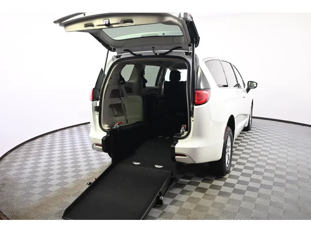 SEMINUEVOS CHRYSLER Voyager a Estados en autogozo