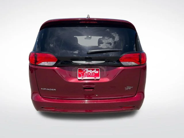 SEMINUEVOS CHRYSLER Voyager a Estados en autogozo