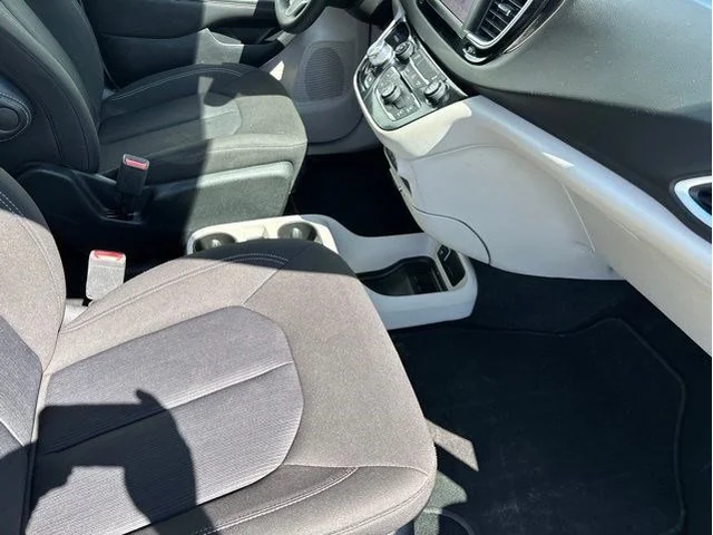 SEMINUEVOS CHRYSLER Voyager a Estados en autogozo