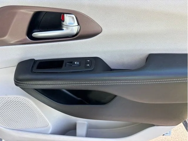 SEMINUEVOS CHRYSLER Voyager a Estados en autogozo