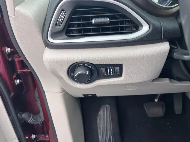 SEMINUEVOS CHRYSLER Voyager a Estados en autogozo