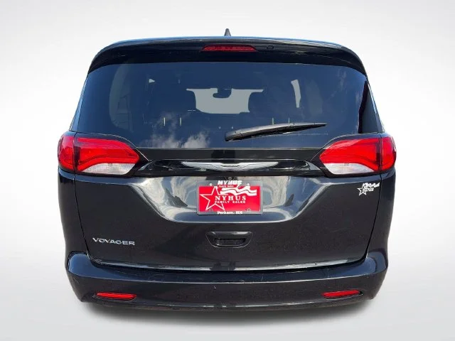 SEMINUEVOS CHRYSLER Voyager a Estados en autogozo