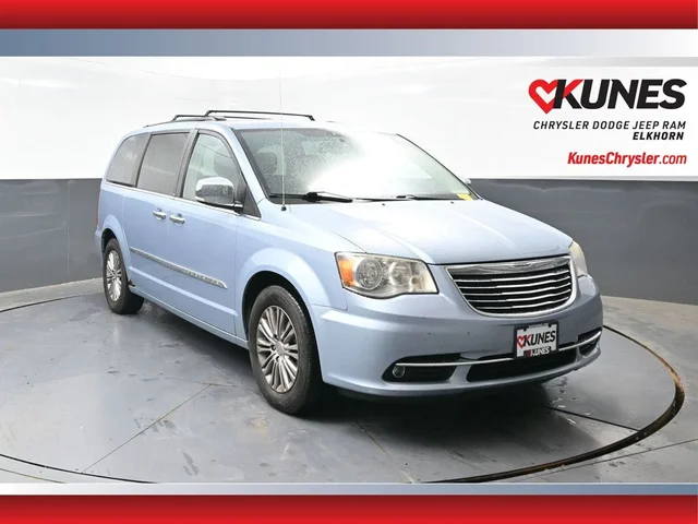SEMINUEVOS CHRYSLER Town & Country a Estados en autogozo