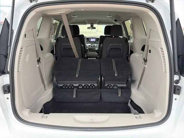 SEMINUEVOS CHRYSLER Voyager a Estados en autogozo