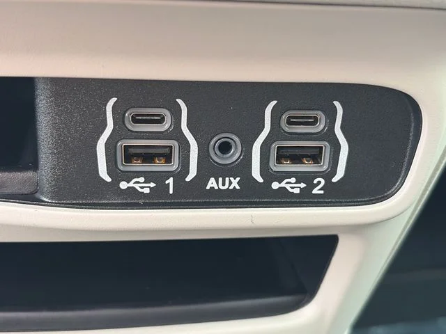 SEMINUEVOS CHRYSLER Voyager a Estados en autogozo