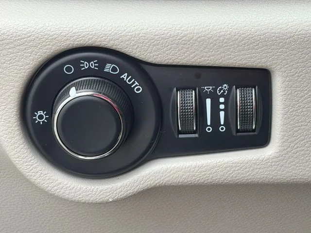 SEMINUEVOS CHRYSLER Voyager a Estados en autogozo