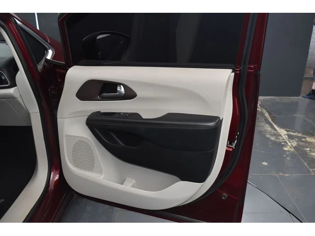 SEMINUEVOS CHRYSLER Pacifica a Estados en autogozo