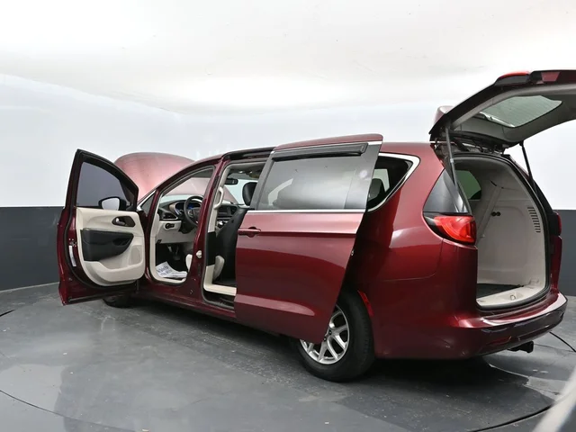 SEMINUEVOS CHRYSLER Pacifica a Estados en autogozo