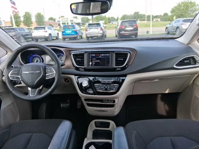 SEMINUEVOS CHRYSLER Voyager a Estados en autogozo