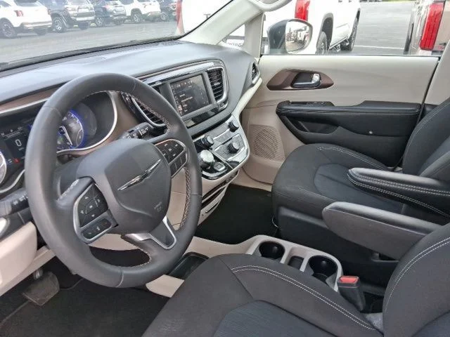SEMINUEVOS CHRYSLER Voyager a Estados en autogozo