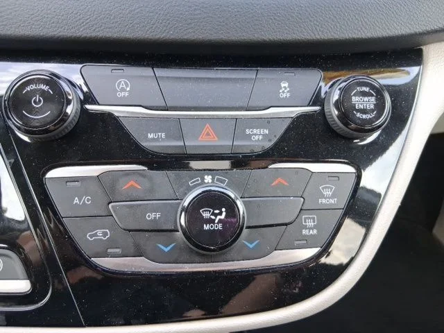 SEMINUEVOS CHRYSLER Voyager a Estados en autogozo