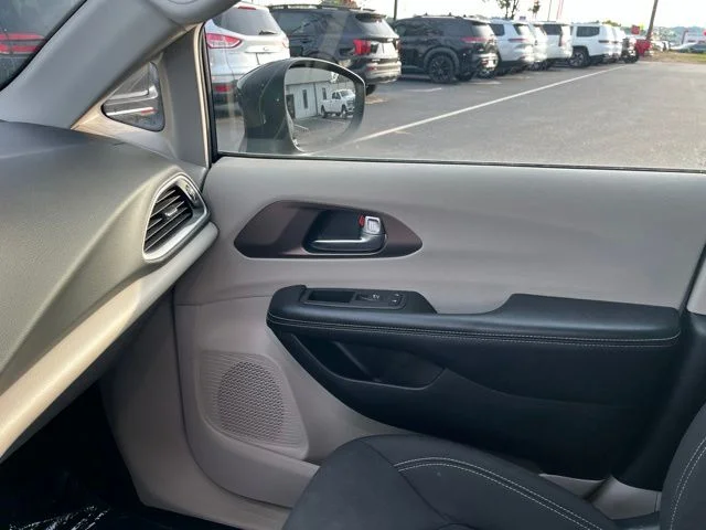 SEMINUEVOS CHRYSLER Voyager a Estados en autogozo