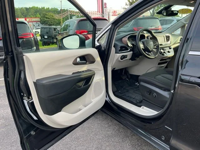SEMINUEVOS CHRYSLER Voyager a Estados en autogozo