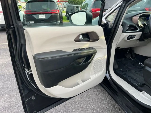 SEMINUEVOS CHRYSLER Voyager a Estados en autogozo