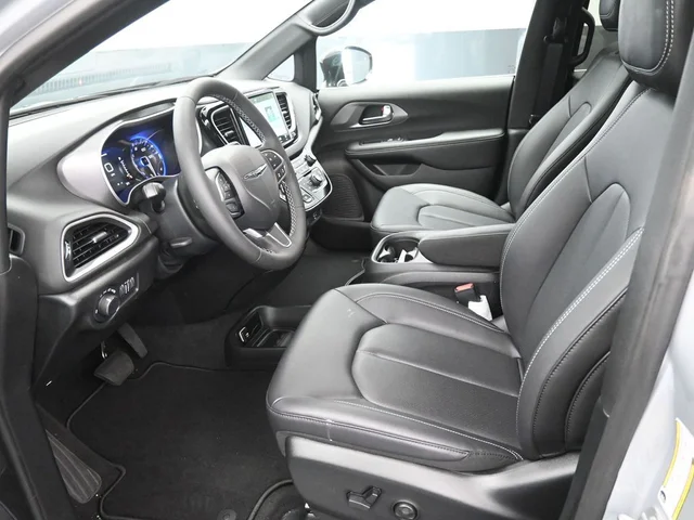 Nuevos CHRYSLER VOYAGER à Estados chez autogozo