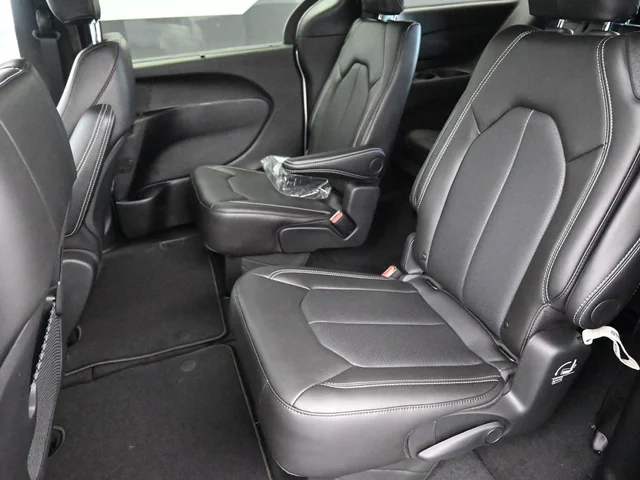 Nuevos CHRYSLER VOYAGER à Estados chez autogozo