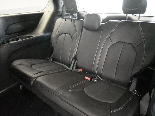 Nuevos CHRYSLER VOYAGER à Estados chez autogozo