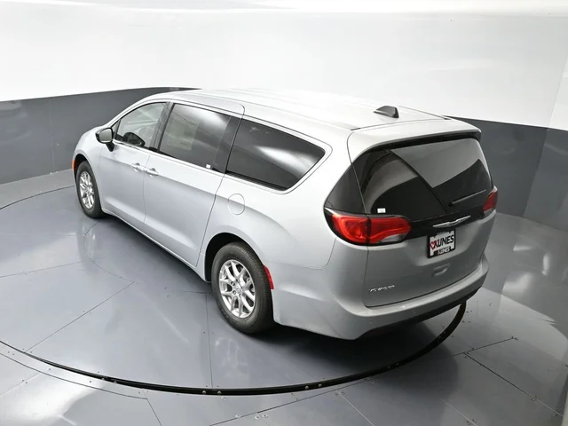 Nuevos CHRYSLER VOYAGER à Estados chez autogozo