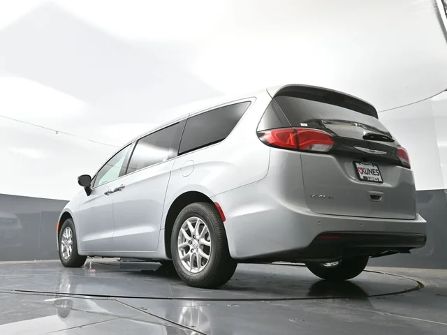Nuevos CHRYSLER VOYAGER à Estados chez autogozo