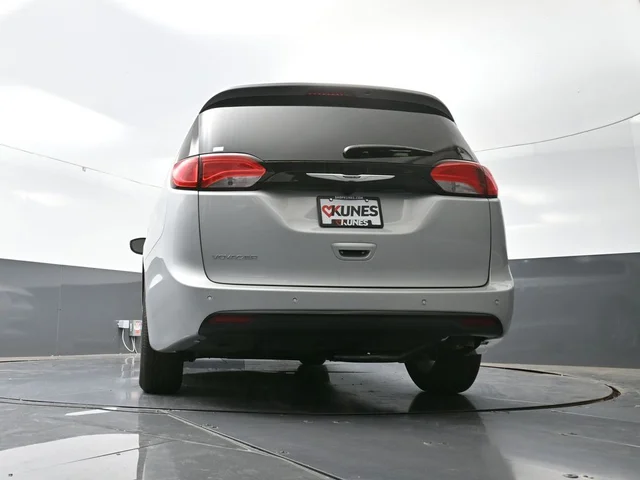 Nuevos CHRYSLER VOYAGER à Estados chez autogozo