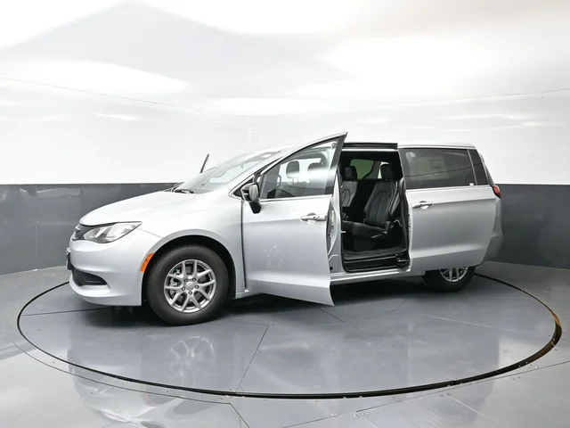 Nuevos CHRYSLER VOYAGER à Estados chez autogozo
