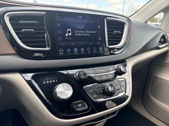 SEMINUEVOS CHRYSLER Pacifica a Estados en autogozo