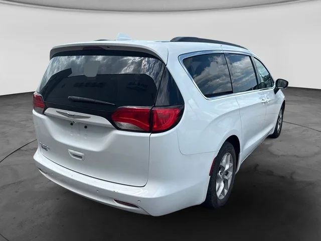 SEMINUEVOS CHRYSLER Pacifica a Estados en autogozo