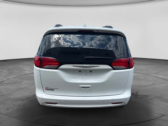 SEMINUEVOS CHRYSLER Pacifica a Estados en autogozo
