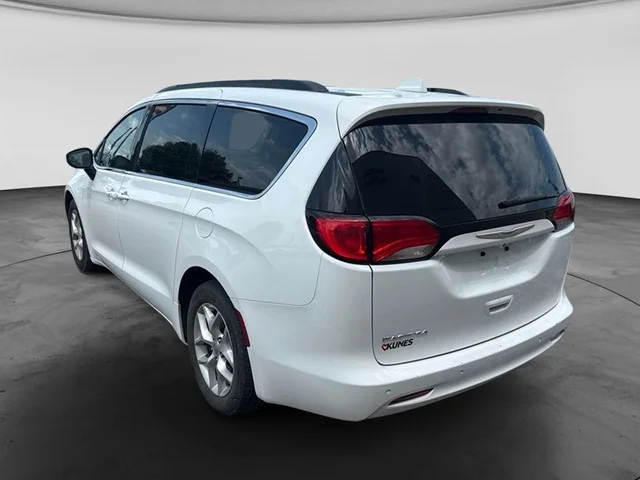 SEMINUEVOS CHRYSLER Pacifica a Estados en autogozo