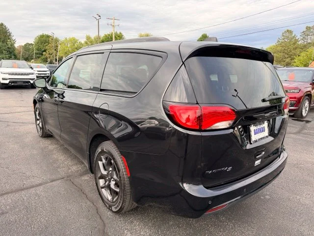 SEMINUEVOS CHRYSLER Pacifica a Estados en autogozo