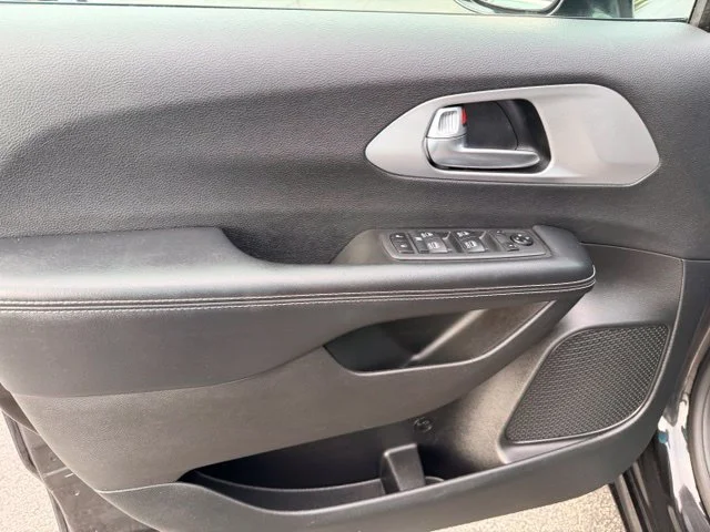 SEMINUEVOS CHRYSLER Pacifica a Estados en autogozo