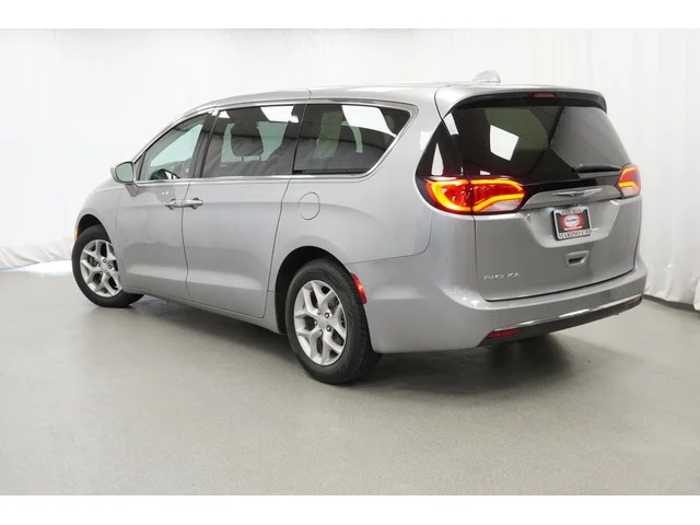 SEMINUEVOS CHRYSLER Pacifica a Estados en autogozo